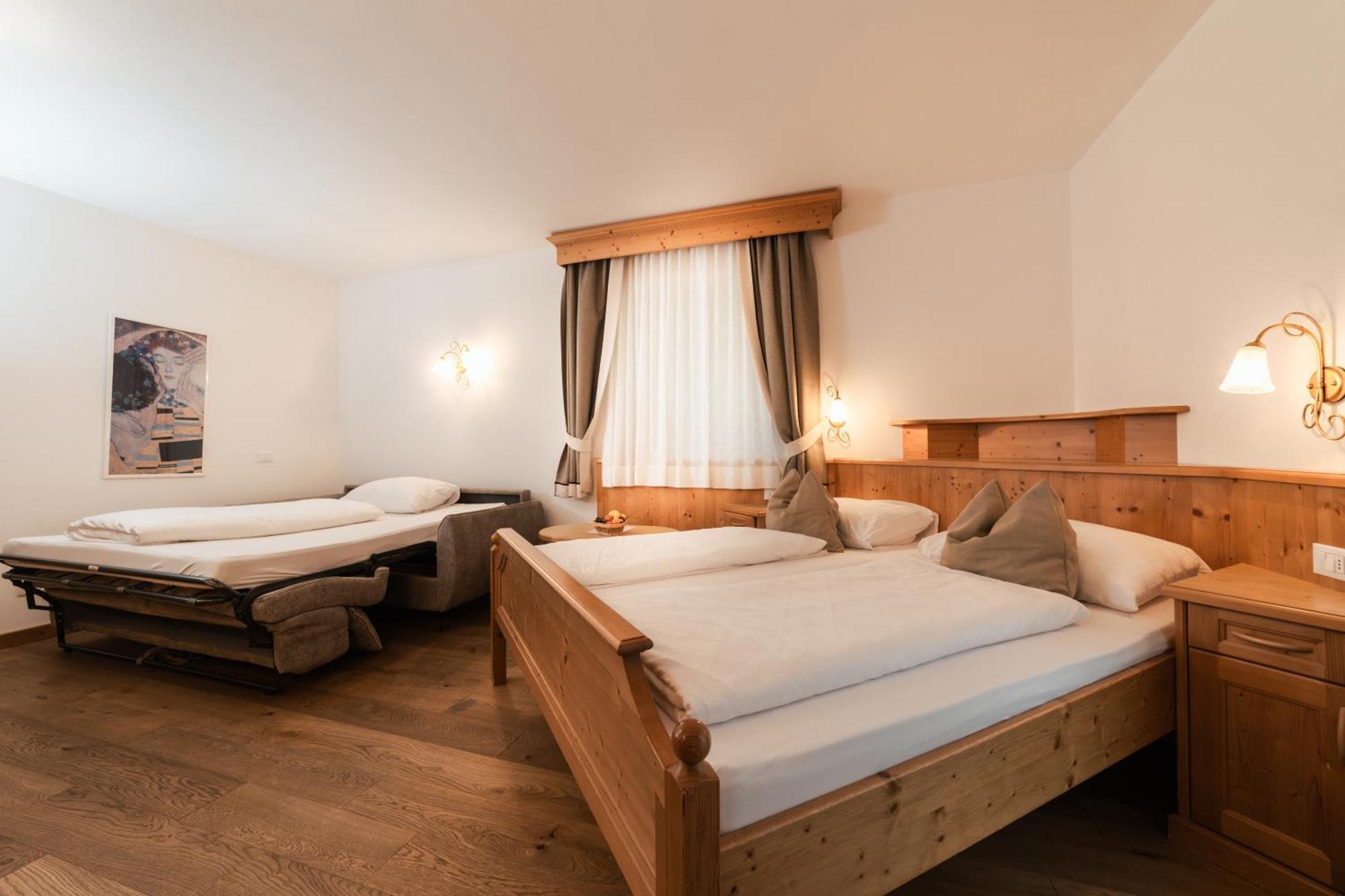Luech Da Pcei Hotel San Cassiano  Exterior photo